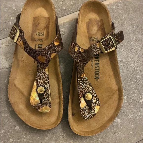 Birkenstock Textured Brown and Gold Sandals - Picture 1 of 2